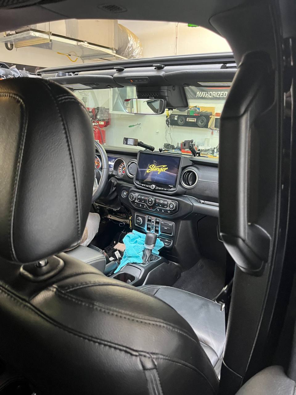 Jeep Wrangler Stinger Head Unit